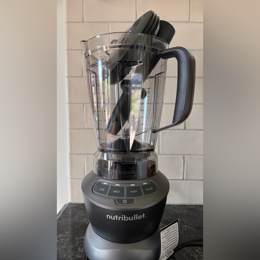 NutriBullet ZNBF30400Z 1200W Full-Size Blender 64 oz Pitcher